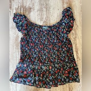Large fitted Draper James floral top